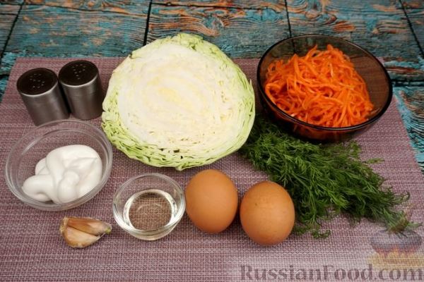 Салат с капустой, морковью по-корейски и яичными блинчиками