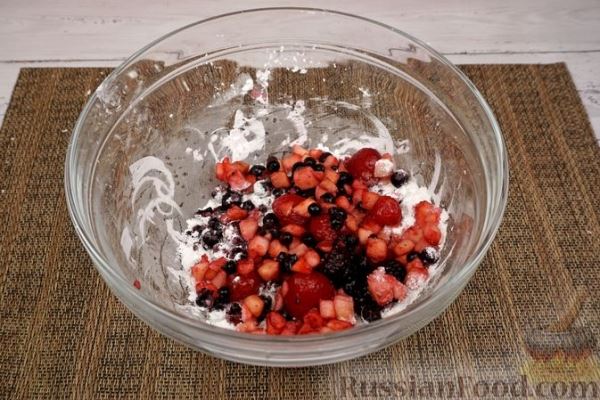 Крамбл с замороженными ягодами
