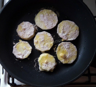 Кабачки с яйцом на сковороде