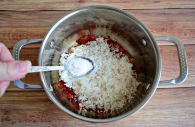 Рис в томатном соусе