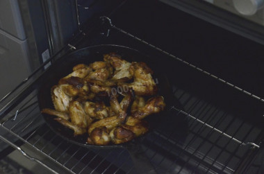 Жареные куриные крылышки на сковороде